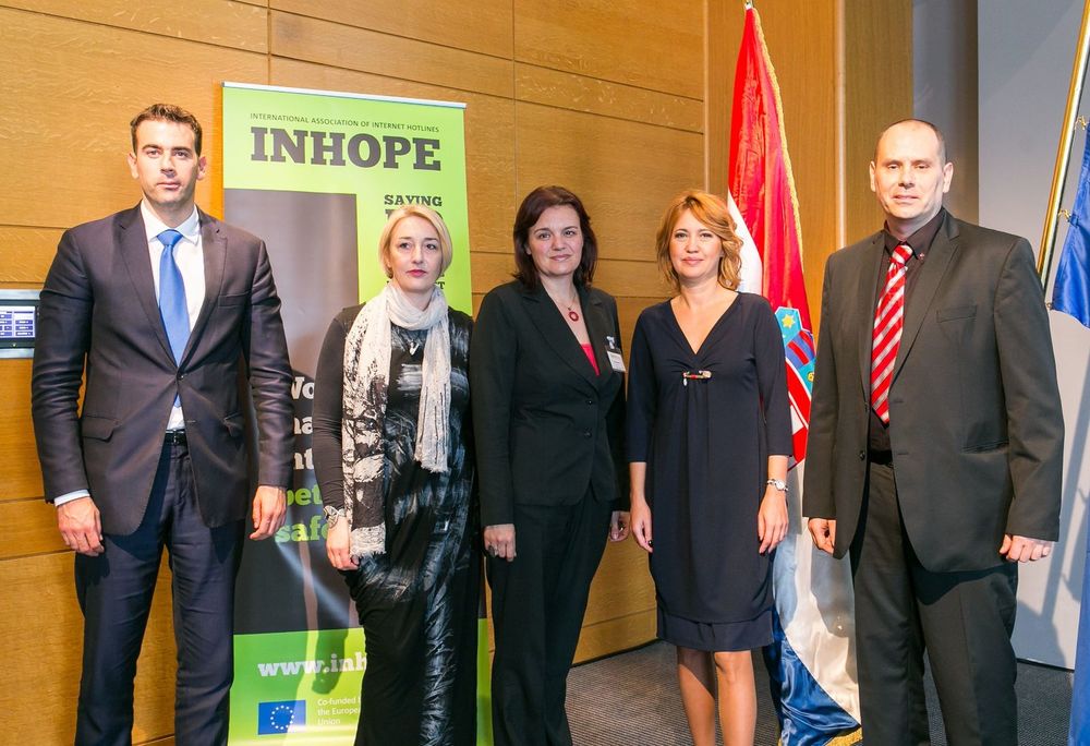 Large inhope2014