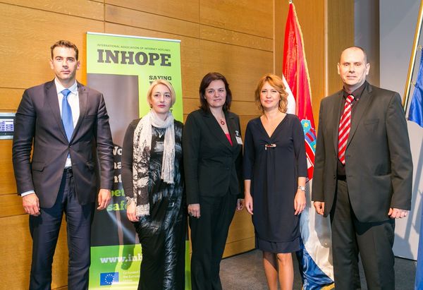 Medium inhope2014