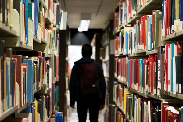 Medium library 922998 1280